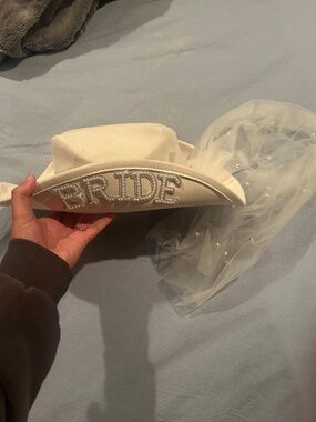 Bride Embellished White Veil Cowboy Hat